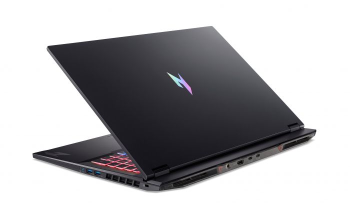 Ноутбук Acer Nitro 18 AN18-61 18" WQXGA IPS, AMD R7-350, 32GB, F1TB, NVD5070Ti-12, Lin, чорний