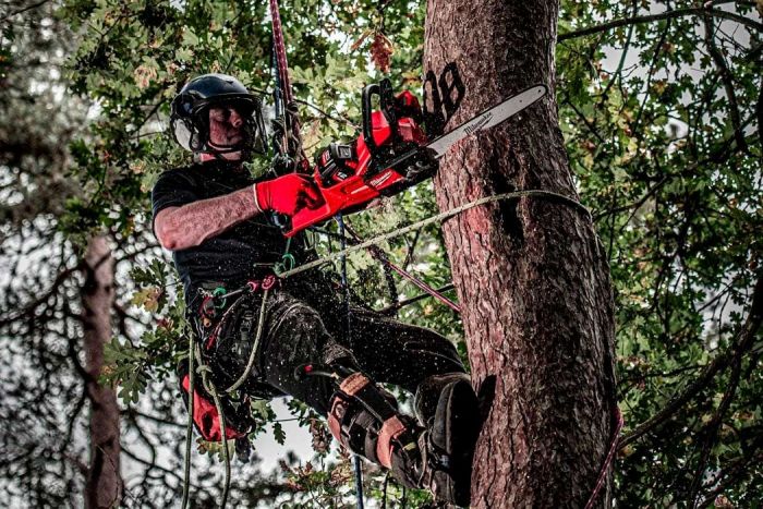 Пила ланцюгова акумуляторна Milwaukee M18 FCHS-0 18В шина 40см 6.4кг без АКБ та ЗП