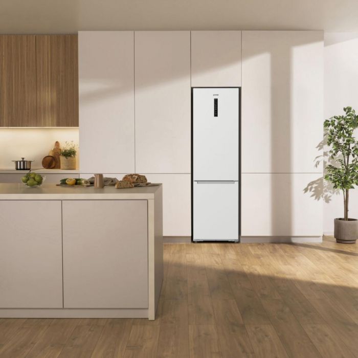 Холодильник з нижн. мороз. камерою Gorenje, 203х66х60см, 2 двері, 283(130)л, А+, Total NF, Зона св-ті, Інвертор, Зовн. Дисп, Wi-Fi, білий