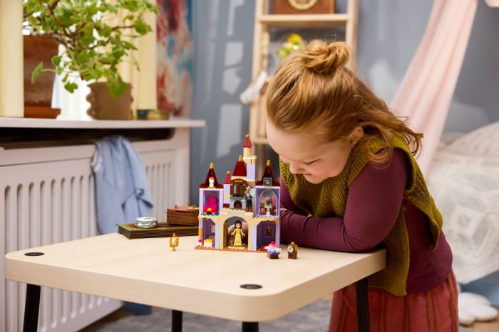 Конструктор LEGO Disney Princess Зачарований замок Красуні і Чудовиська