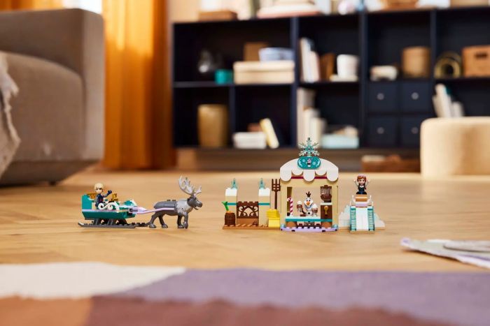 Конструктор LEGO Disney Princess Пригоди Анни на санях