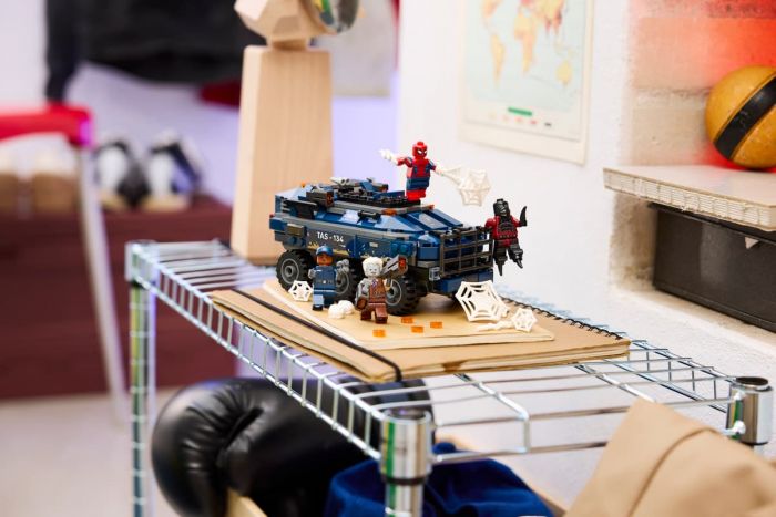 Конструктор LEGO Super Heroes Переслідування Людиною-Павуком машини для перевезення злочинців