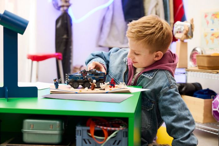 Конструктор LEGO Super Heroes Переслідування Людиною-Павуком машини для перевезення злочинців