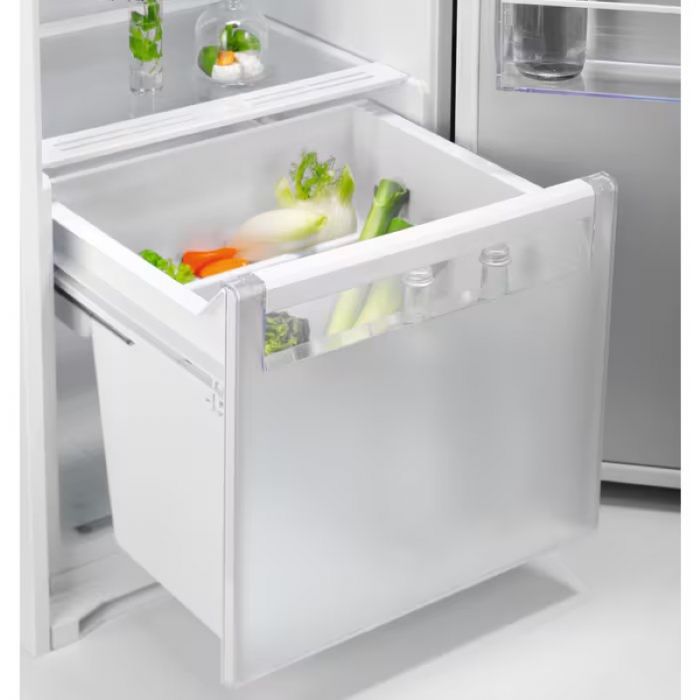Холодильна камера Electrolux вбудована, 177x55х55, 310л, E, ST,  інв., білий