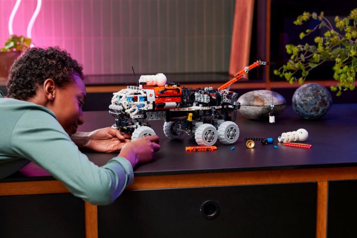 Конструктор LEGO Technic Марсохід команди дослідників