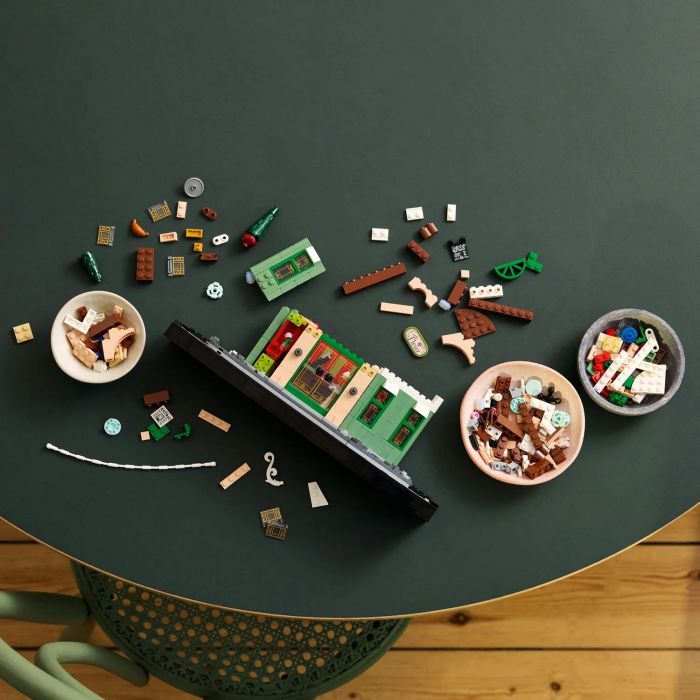 Конструктор LEGO Icons Французька кав'ярня