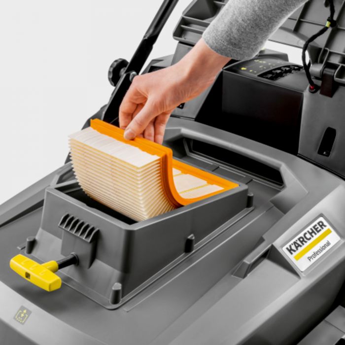 Підмітальна машина Karcher KM 70/30 C Bp 2SB з двома бічними щітками 33 кг