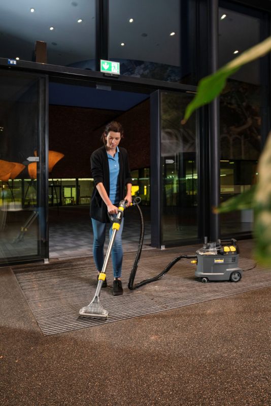Пилосос професійний миючий Karcher Puzzi 8/1 Adv 1200Вт 270мБар контейнер 8/7л 8.6кг