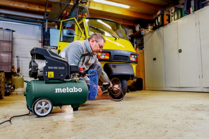 Компресор повітряний Metabo Basic 250-24 OF, 1500Вт, 24л, 100л/хв, 8бар, 24кг